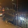 Ein 20-Jähriger hat in Wettingen auf der Flucht vor der Polizei einen Porsche zu Schrott gefahren.