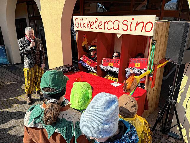 Bild 23: Närrisches Treiben beim fröhlichen Fasnetsmarkt 2025