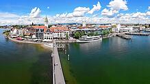 Vom Moleturm aus, hier ein Archivbild, liegt dem Besucher die Stadt Friedrichshafen zu Füßen. Wer von Häflern spricht, bezieht sich auf ...