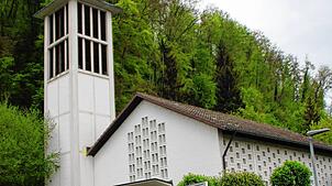 Die Michaeliskirche in Schwörstadt soll verkauft werden. Bilder: Rolf Reissmann