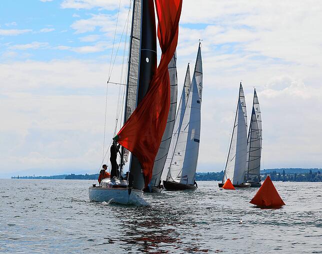 Bild 10: Dutzende Segelyachten im Konstanzer Trichter: Bilder der Regatten bei der Bodenseewoche