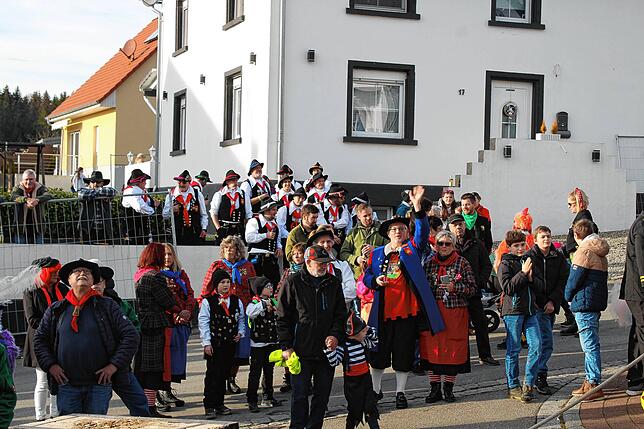 Bild 5: Froschzeller Holzer feiern 50 Jahre: Höhepunkte vom Jubiläum mit Umzug und Zunftmeisterempfang