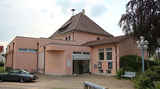 Bis Jahresende 2020 haben die Bürger der Gemeinde Zeit, um eine Genossenschaft zu gründen und diese mit dem notwendigen Kapital zum Kauf ...