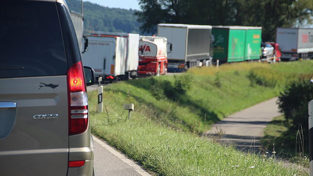 Auf der ausgeschilderten Umleitungsstrecke brauchte es am ersten Tag rund vier Stunden von Umleitungsbeginn bis Markdorf.