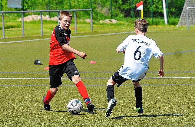 Den Steckpass zum 3:0 für Donaueschingen konnte der TuS Bonndorf in dieser Szene nicht verhindern. Damit stand die Vorentscheidung in ...