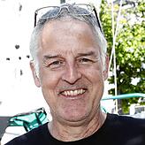„Jetzt werden drei Urban Corolle aufgestellt. Es sind filigrane Schirme, an denen Pflanzen empor ranken“, so Wolfgang Treß, ...