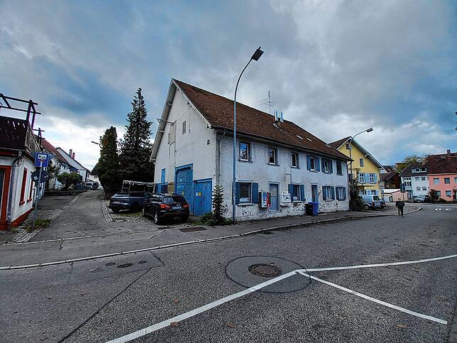 Das Löwen-Areal in der Ansicht von der Litzelstetter Straße aus