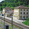 Seit der Veräußerung im September 2014 ist das den Bahnhof Immendingen prägende Empfangsgebäude ungenutzt. Auch der Warteraum, den zuvor ...