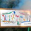 Beeindruckend: Feuermacher Santhori entzündet sein Magic Picture &bdquo;Aufatmen im Park&ldquo;.