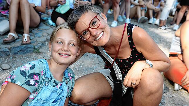 Bild 4: Lea und Lotte verzaubern das Publikum auf dem Hohentwiel: Teil 1