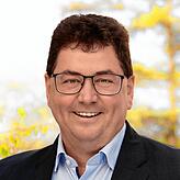 Gemeinderat Norbert Lüttin verlangt mindestens 1000 Meter Abstand von Windkraftanlagen zu Wohngebäuden.