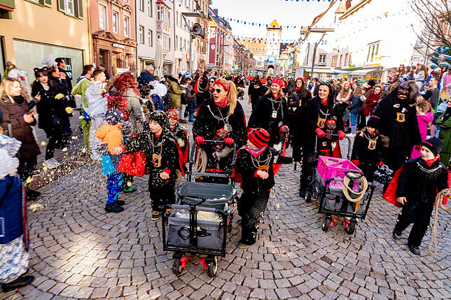 Bild 32: Bilder vom großen Kinderumzug in VS-Villingen am Schmotzigen &ndash; Teil 4