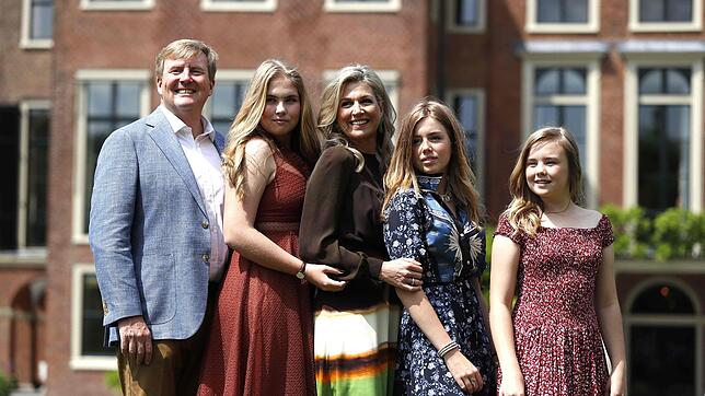 Bitte der Größe nach fürs Familienfoto aufstellen! König Willem-Alexander (von links),Kronprinzessin Catharina-Amalia, Königin Máxima ...