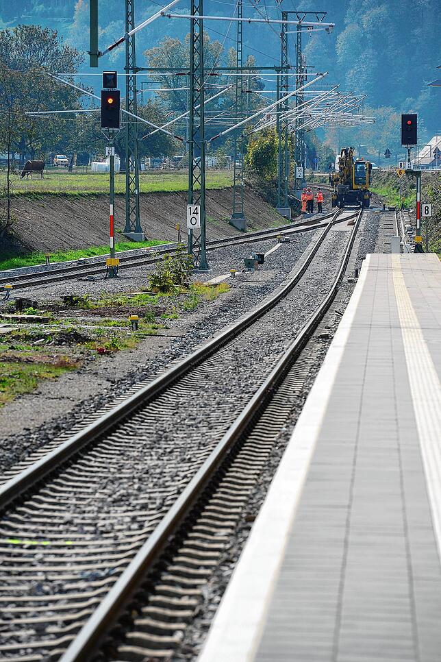 Gleisbauarbeiten bei Kirchzarten am Bahnhof Himmelreich.