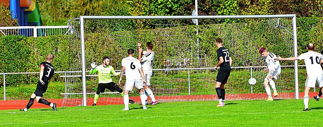 Bild 25: SG FC Wehr/Brennet besiegt den SV 08 Laufenburg II mit 5:1 &ndash; und wir haben Bilder!