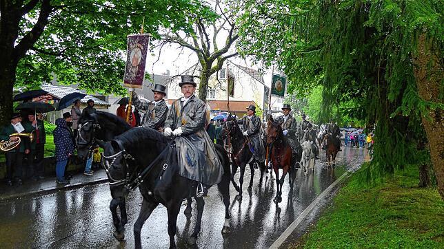 Bild 24: Bilder vom Georgiritt in Limpach im Deggenhausertal am Muttertag