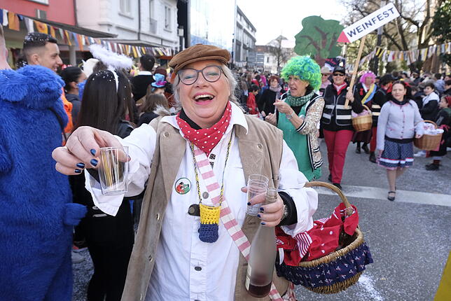 Bild 41: Bilder vom großen Fasnet Samschdig-Umzug der Poppele-Zunft (1)