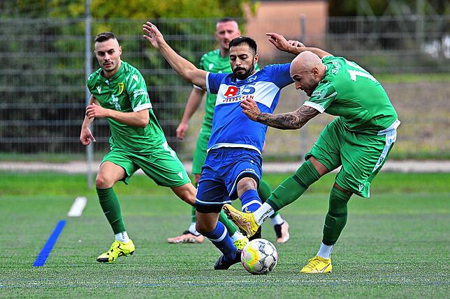 Bild 14: SV Herten besiegt den FC Erzingen mit 3:0 &ndash; und wir haben Bilder!