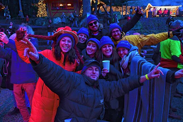 Bild 3: Von rockig bis nostalgisch &ndash; das war los auf dem Triberger Weihnachtszauber