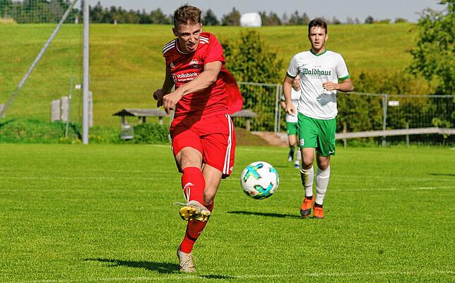 Bild 20: Aufsteiger SV Waldhaus gewinnt gegen den FC Grießen mit 2:1 &ndash; und wir haben die Bilder!