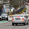 Bremslichter leuchten vor der unerwarteten Barriere auf: Irritiert sind viele Autofahrer am Montagmorgen, 24. März, von der Sperrung der ...