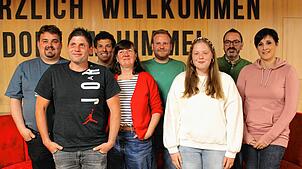 Der im Amt bestätigte Narrenrat der Narrenzunft Tannenzäpfle mit Zunftmeister Martin Hagenbucher (2. von rechts) Neumitglied Ann-Kathrin ...