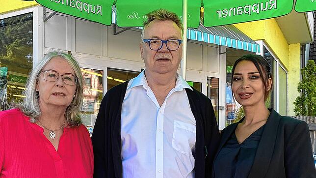 Der Landmarkt im Stadtteil Königsbau bleibt! Das freut nicht nur die Kunden, sondern auch Doris und Günther Stich (von links). Ab ...