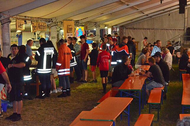 Bild 19: Bilder vom Dorfspiel und dem Partyabend des Zeltlagers der Jugendfeuerwehren des Landkreises Konstanz