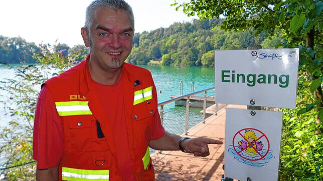 DLRGler Manuel Seidel mag keine Schwimmflügel. Er vermisst die Schwimmkurse, die aufgrund Corona in diesem Sommer nicht stattfinden können.