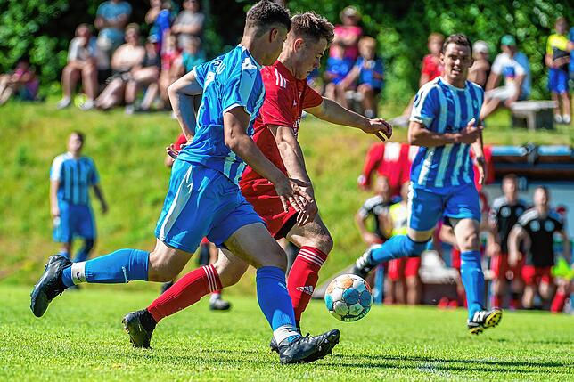 Bild 13: FC Dachsberg siegt 2:0 beim SV Berau und steigt auf &ndash; wir haben Bilder!