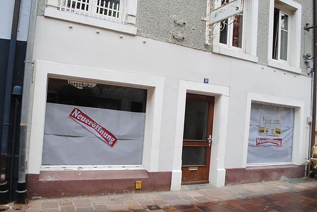 In das frühere Schuhmachergeschäft in der Wallstraße 10 kommt ein Brautmodengeschäft.