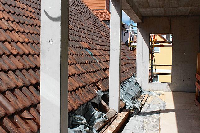 Hier wird später die Verbindung von Altbestand und Neubau entstehen, damit es einen direkten Zugang gibt.