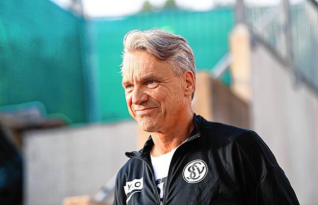 Trainer Horst Steffen vom SV Elversberg gilt als heißer Nachfolge-Kandidat in Bremen.