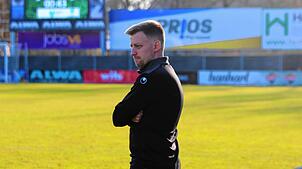 Mike Duffner wurde als Jugendtrainer suspendiert. Seine U 19 akzeptiert das nicht und verlässt am 28. Juli geschlossen den Platz.