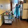 Die Pflegekräfte am Klinikum Friedrichshafen haben in der Corona-Pandemie schon viel Leid und Stress erlebt. Das Bild entstand im ...