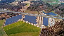 Der Solarpark Rumisbohl, direkt an der Autobahn 81 auf der Gemarkung Mühlhausen-Ehingen, geht nun in Betrieb. Er weist eine Fläche von ...