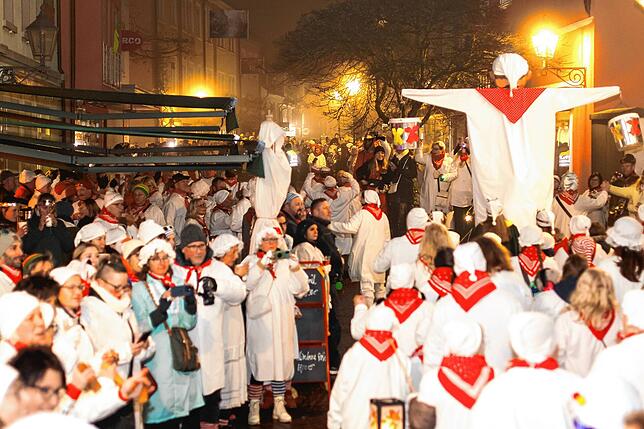 Bild 20: Fasnacht 2023 - Fotos vom Hemdglonkerumzug in Radolfzell