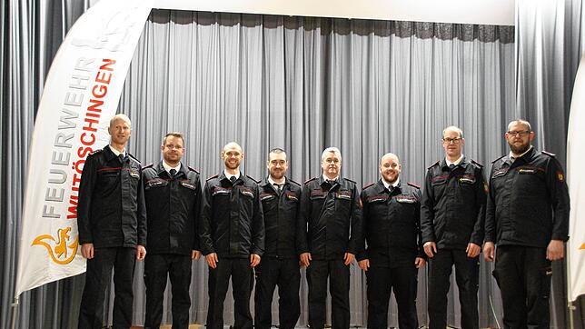 Der Feuerwehrausschuss (von links): Gesamtwehrkommandant Andreas Denoke (seit 2013), Lucas Maier (Abteilung Horheim), Michael Hanninger ...