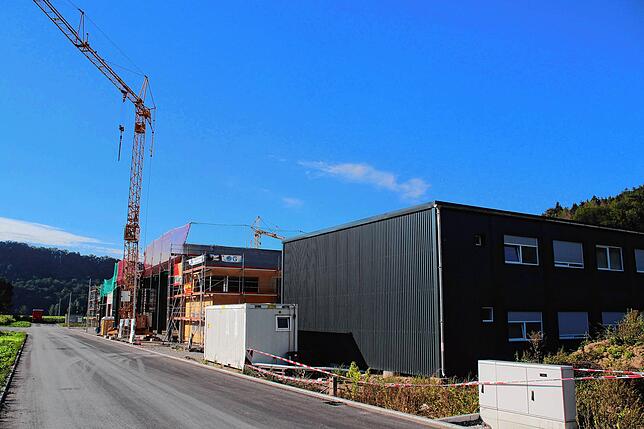 Das Unternehmen LOG (Logistik ohne Grenzen) baut im Stühlinger Gewerbegebiet Sulzfeld seinen neuen Firmensitz in Deutschland. Neben ...