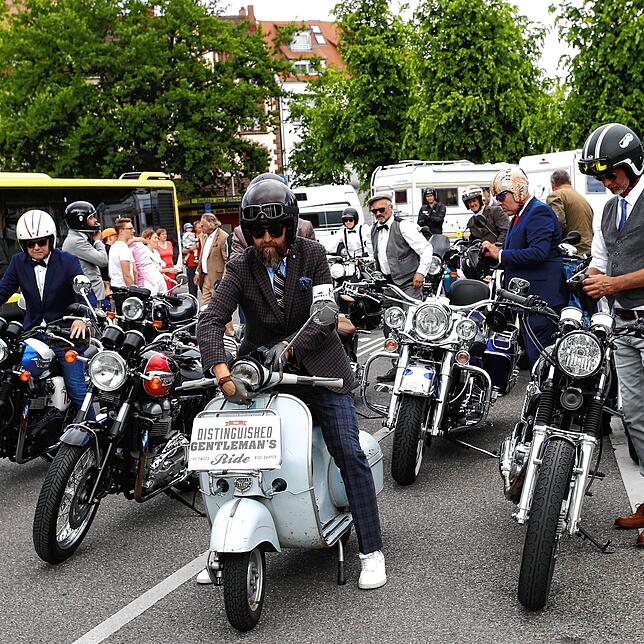 Aufsitzen und los geht‘s: Konstanz beteiligt sich zum siebten Mal bei der weltweiten Aktion Distinguished Gentleman‘s Ride.