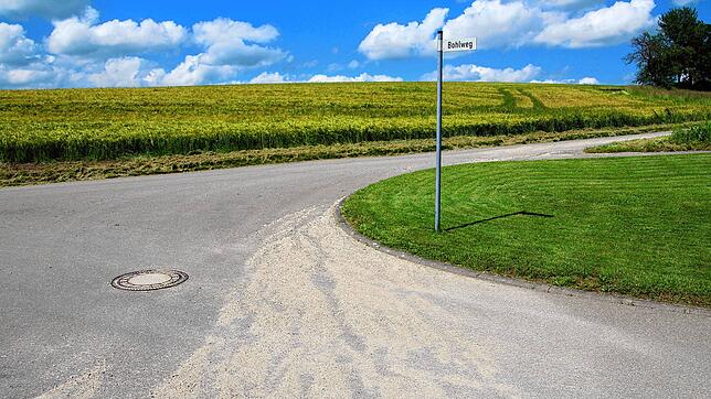 Am Bohlweg in Menningen soll ein Regenauffangbecken gebaut werden. Der Gemeinderat hat die Arbeiten jetzt vergeben. Das Bild zeigt die ...