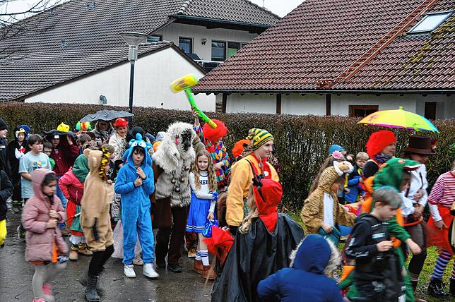 Bild 2: Fasnacht in Leimbach: Grundschüler befreit! Die schönsten Bilder der Narrenaktion im Überblick