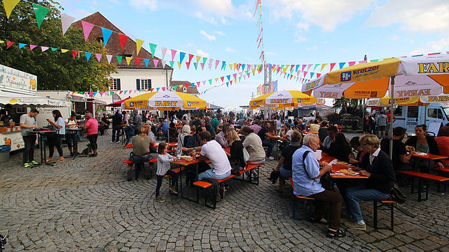 Was in Überlingen funktioniert, ist in Friedrichshafen nicht möglich, dabei war 2. Street Food Markt in Überlingen ein voller Erfolg. An ...