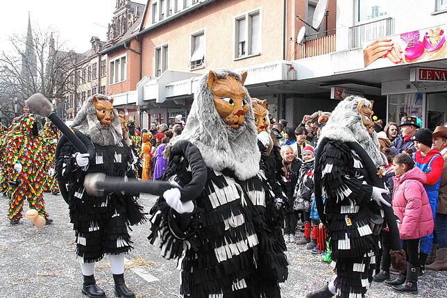 Bild 4: Fasnets-Umzug der Poppelezunft in Singen &ndash; Teil 2