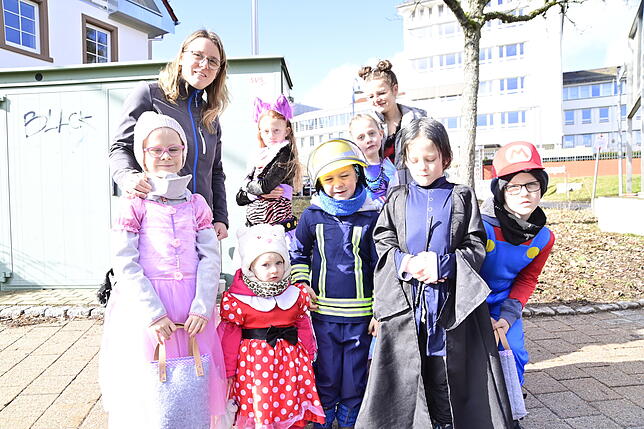 Bild 15: St. Georgen feiert Fasnacht: Kinderumzug mit Elfen, Piraten & Schneemännern – die besten Fotos!