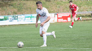 Immer im Vorwärtsgang: Nexhdet Gusturanaj ist im Hochrhein-Fußball die Tormaschine schlechthin. In dieser Saison hat der 35-Jährige für ...