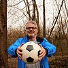 Uwe Baumann ist Vorsitzender des Konstanzer Landesligisten SG Dettingen-Dingelsdorf. Wie im Job sieht er sich auch in seinem Ehrenamt ...