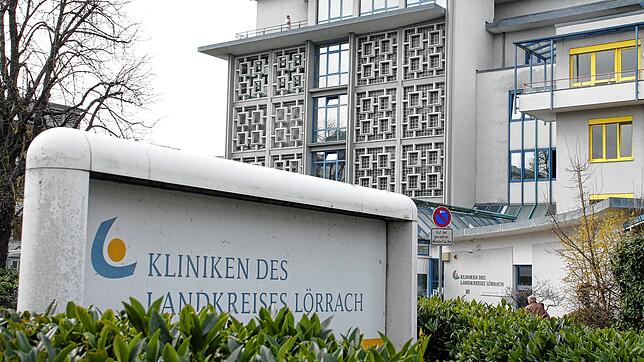 Im Kreiskrankenhaus Lörrach brannte die Hackschnitzelanlage. Verletzt wurde niemand.