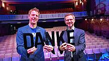 Intendant Jochen Frank Schmidt (links) und der kaufmännische Geschäftsführer Alexander Dieterle freuen sich über 31.000 Zuschauer in der ...
