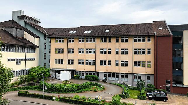 Das Klinikum Hochrhein in Waldshut ist wieder für Besucher geöffnet. Auf dem Foto aus der vergangenen Woche ist noch der gesperrte ...